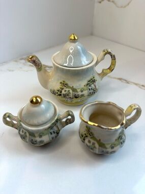 Vintage Crown ashton green Gables Mini Porcelain Tea Set Eleanor murdoch Canada